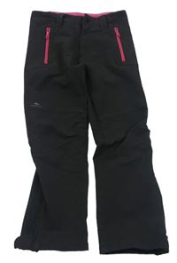 Černé outdoorové kalhoty s logem Quechua